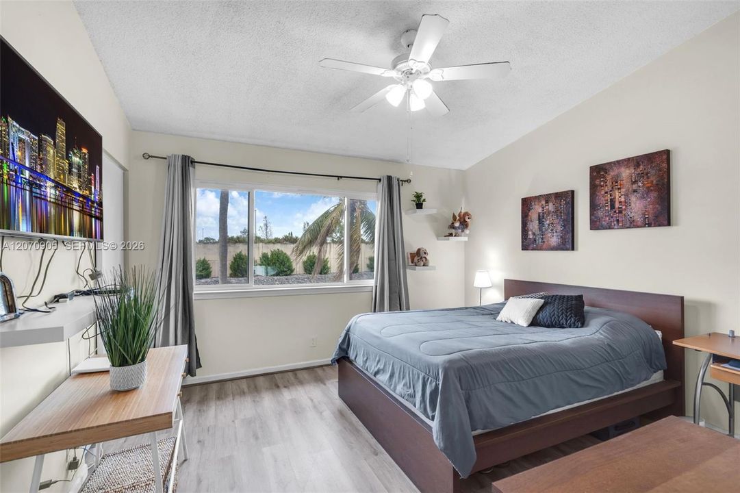For Sale: $385,000 (3 beds, 2 baths, 1170 Square Feet)