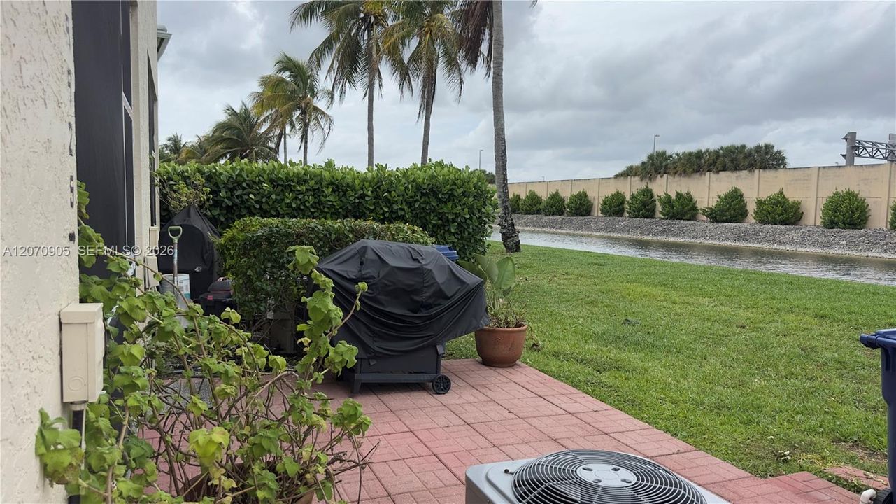 For Sale: $385,000 (3 beds, 2 baths, 1170 Square Feet)