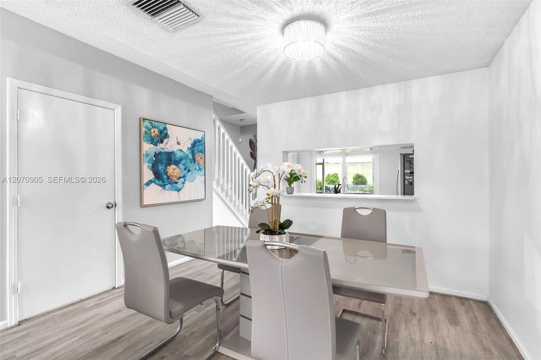 For Sale: $385,000 (3 beds, 2 baths, 1170 Square Feet)