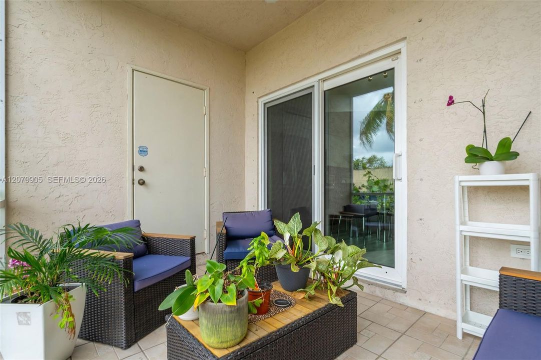 For Sale: $385,000 (3 beds, 2 baths, 1170 Square Feet)