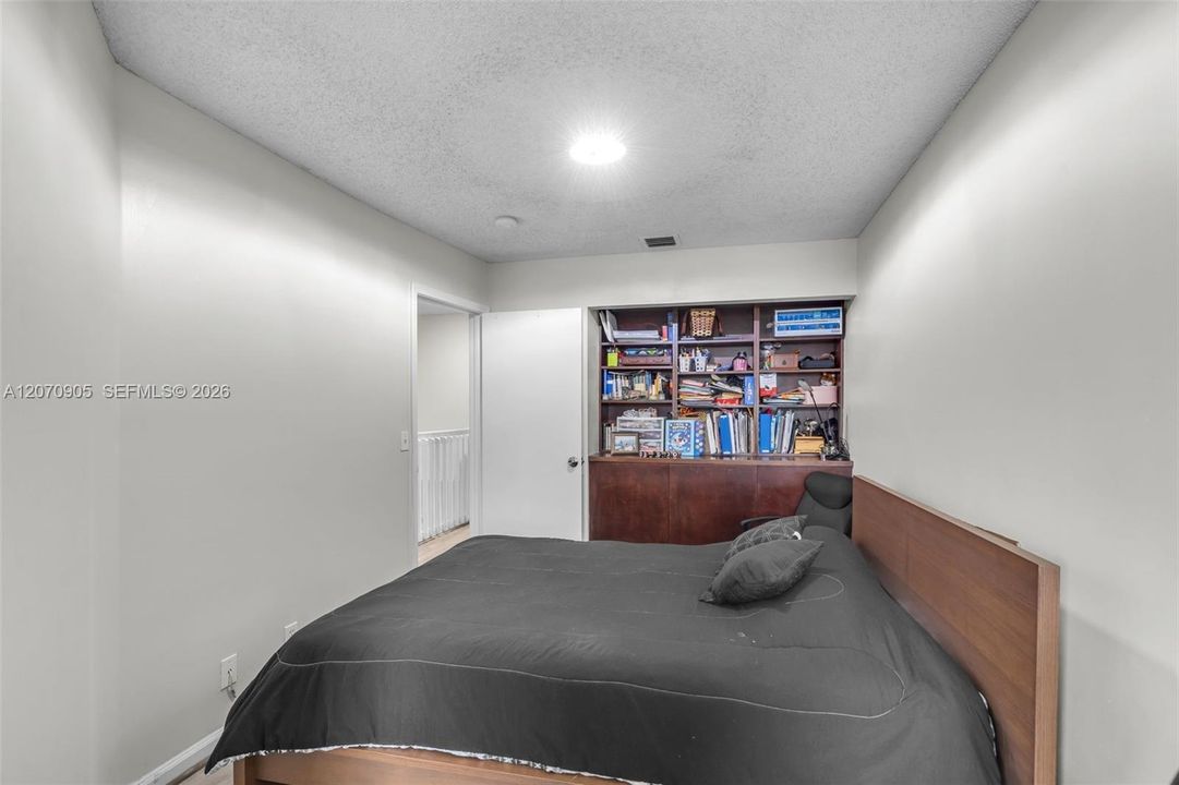 For Sale: $385,000 (3 beds, 2 baths, 1170 Square Feet)