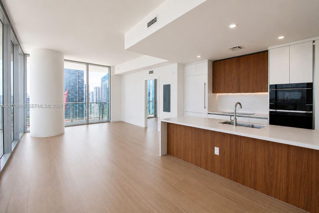 For Rent: $13,500 (3 beds, 3 baths, 1953 Square Feet)