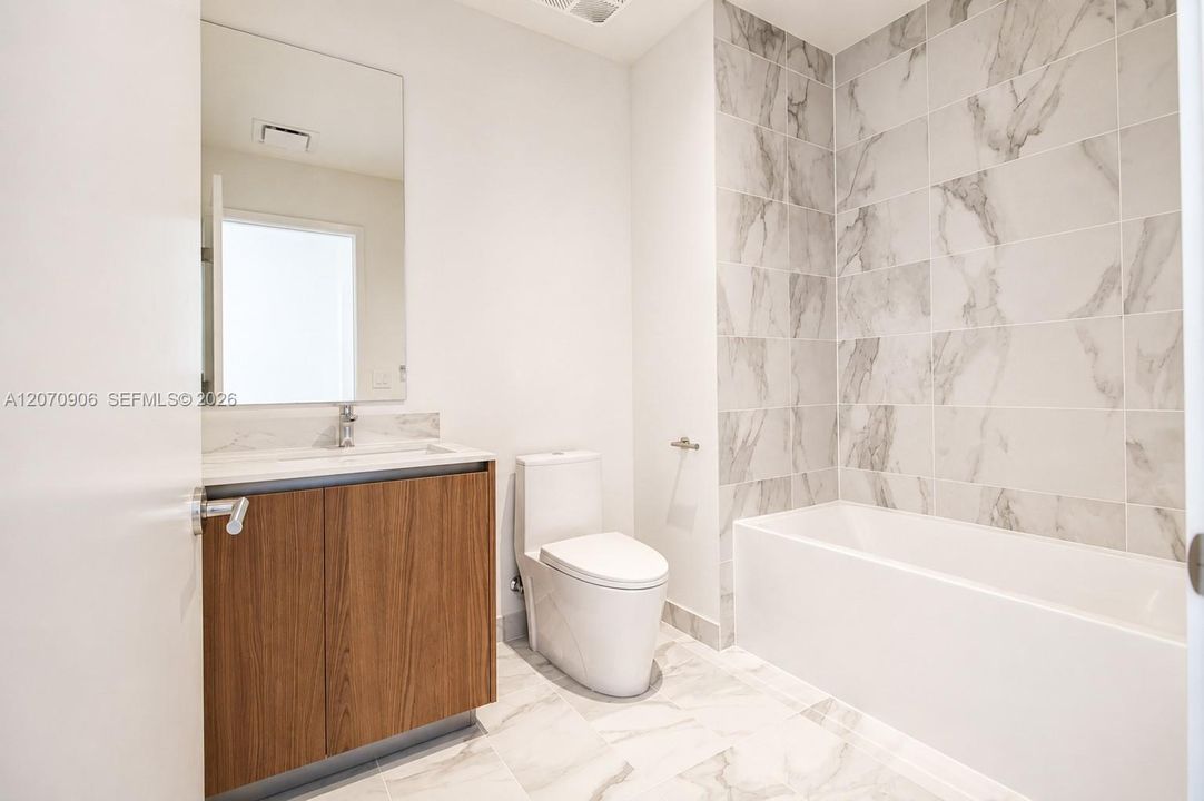 For Rent: $13,500 (3 beds, 3 baths, 1953 Square Feet)