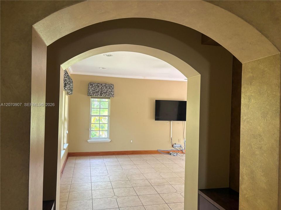 For Rent: $7,000 (3 beds, 2 baths, 2784 Square Feet)