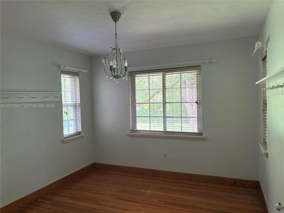 For Rent: $7,000 (3 beds, 2 baths, 2784 Square Feet)