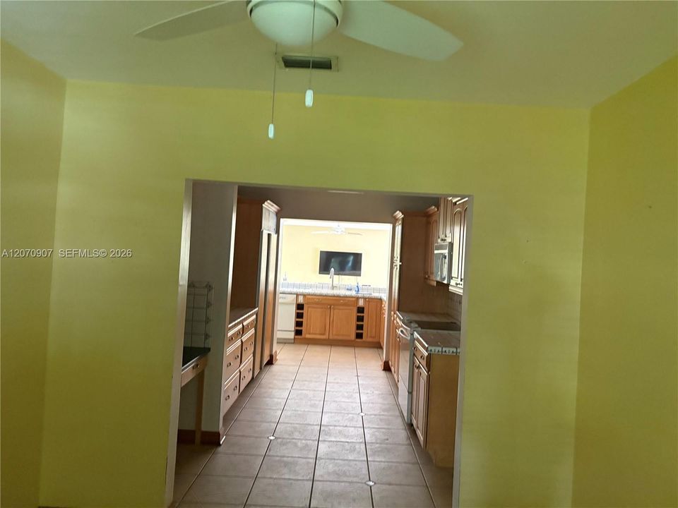 For Rent: $7,000 (3 beds, 2 baths, 2784 Square Feet)