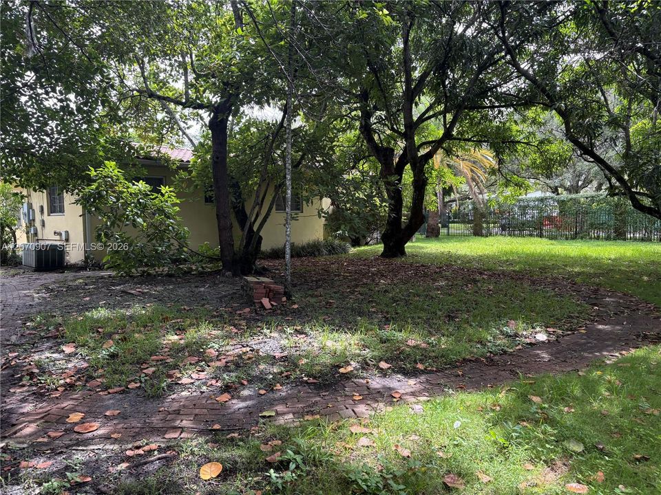 For Rent: $7,000 (3 beds, 2 baths, 2784 Square Feet)
