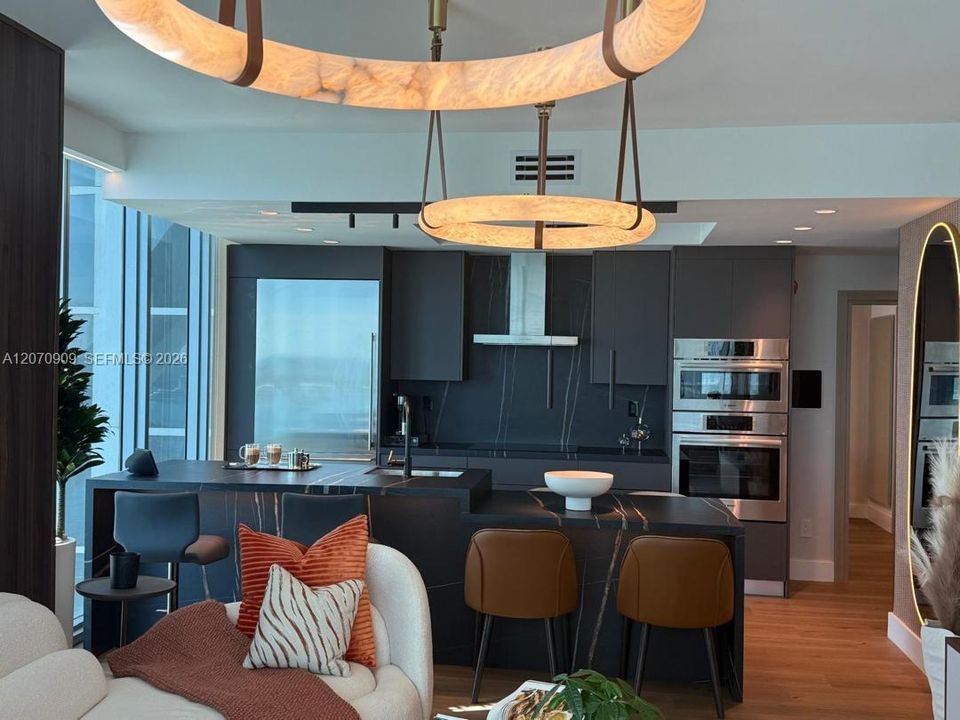 For Sale: $950,000 (2 beds, 2 baths, 1323 Square Feet)