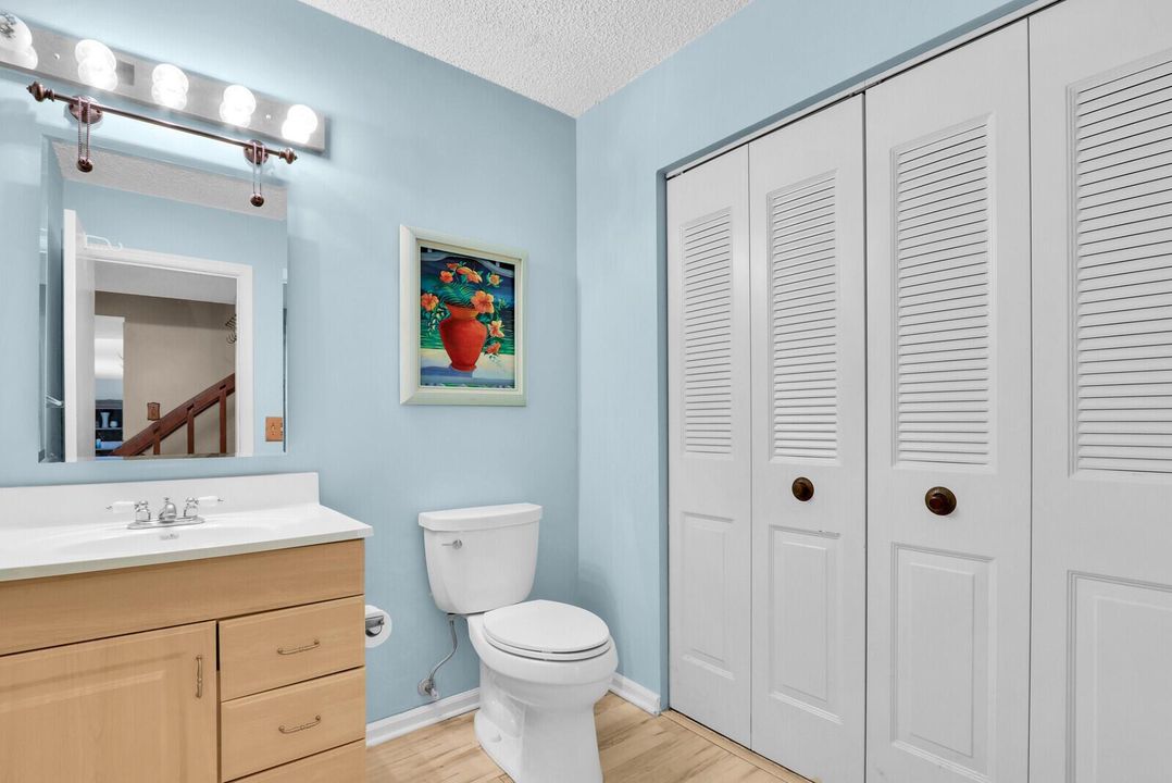Bathroom/Laundry Area