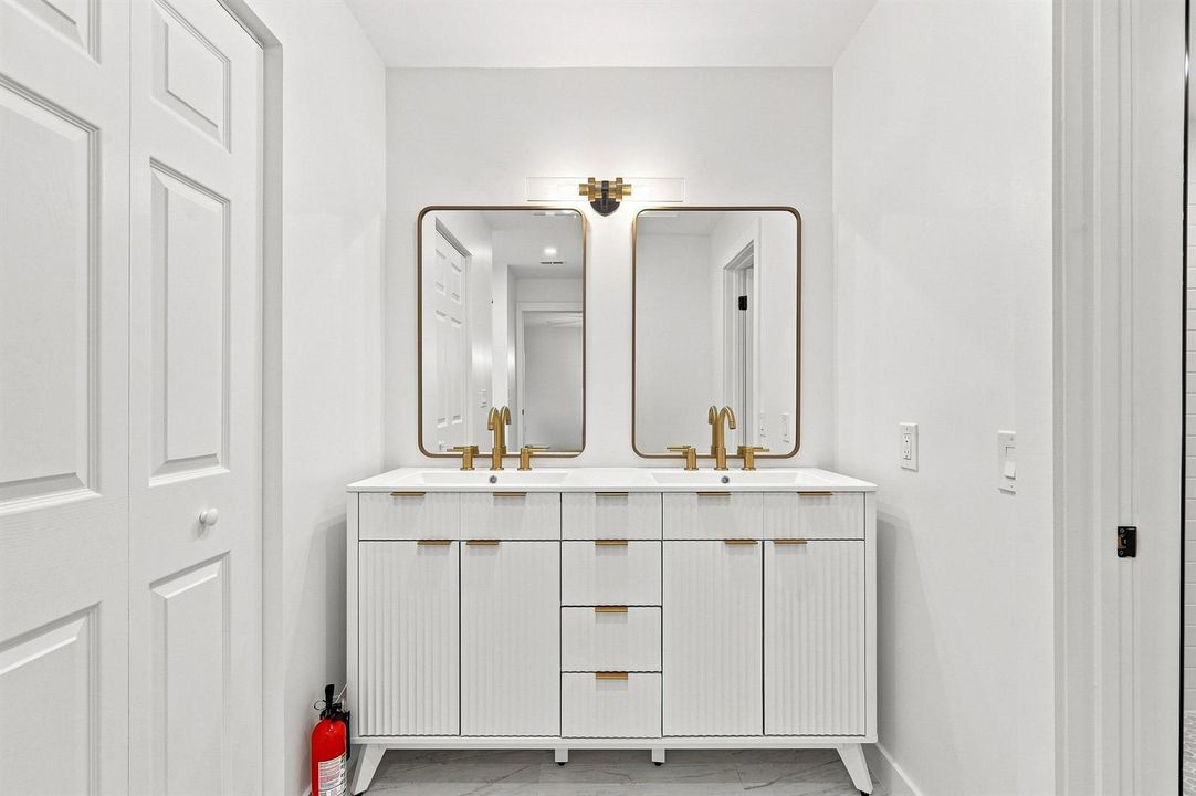15_primary bathroom