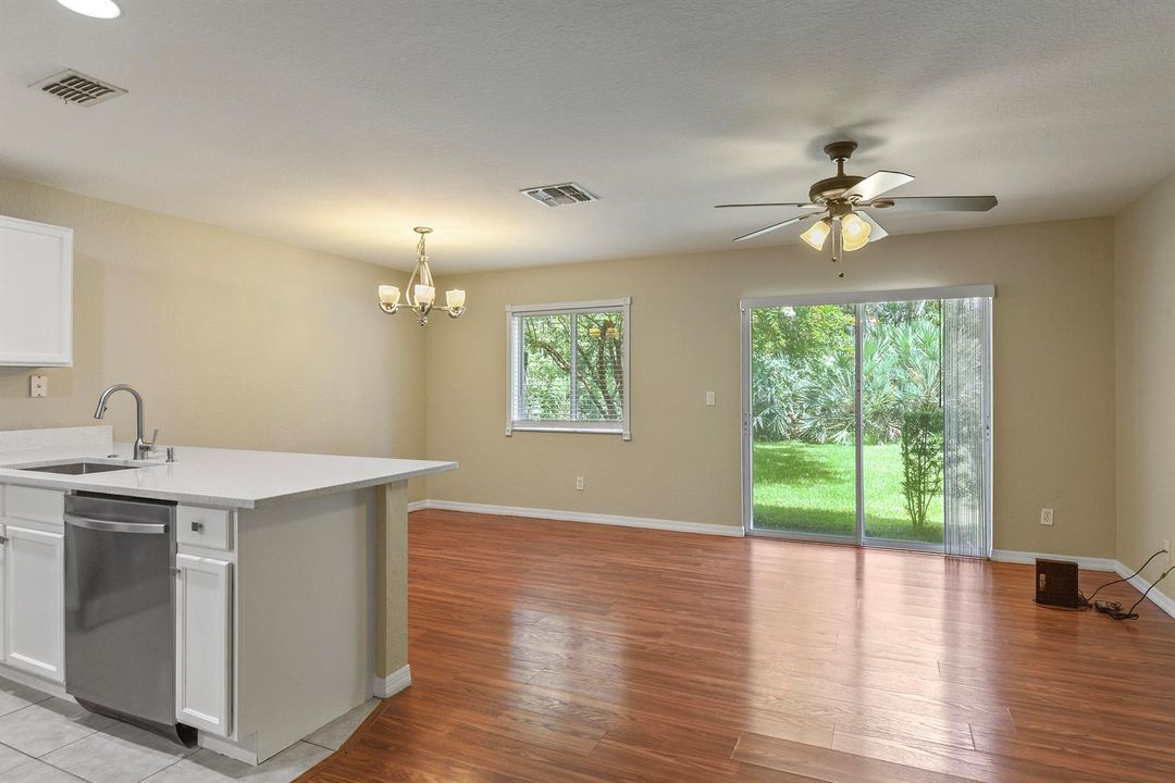2205 SW Marshfield Ct_Vinesha Clark_5 co