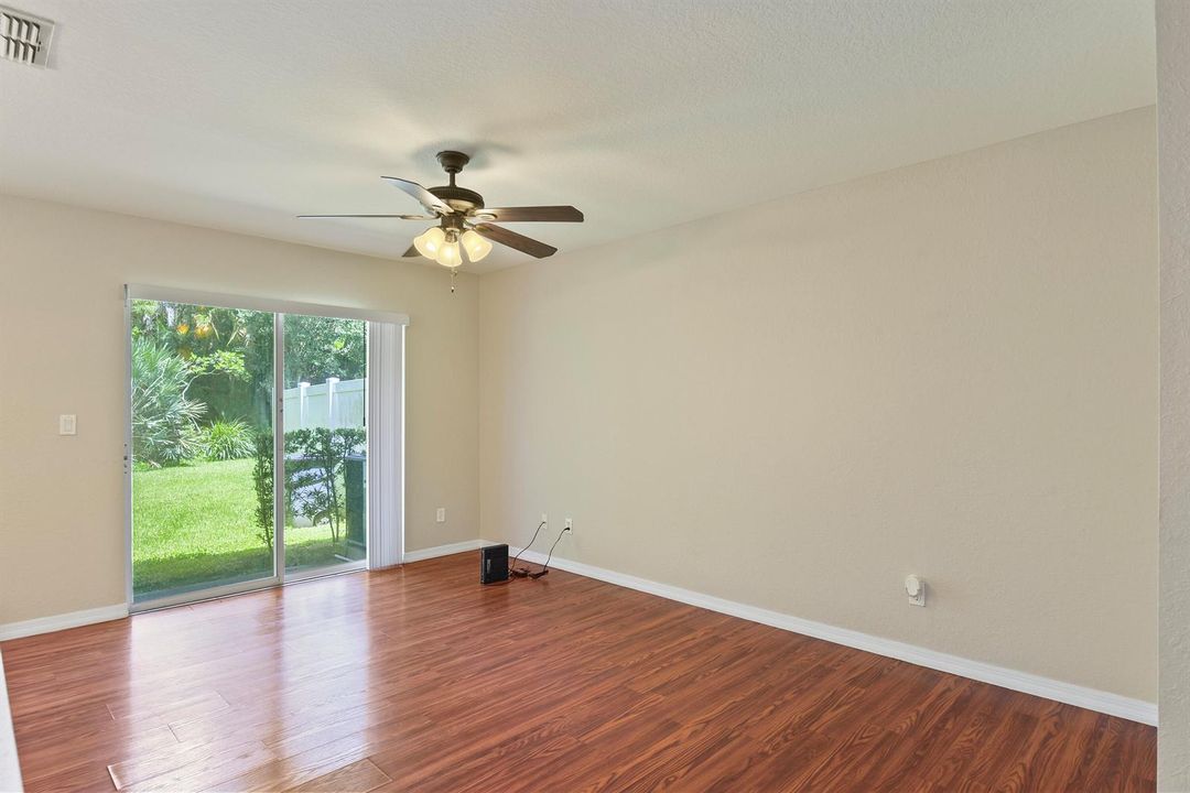2205 SW Marshfield Ct_Vinesha Clark_10