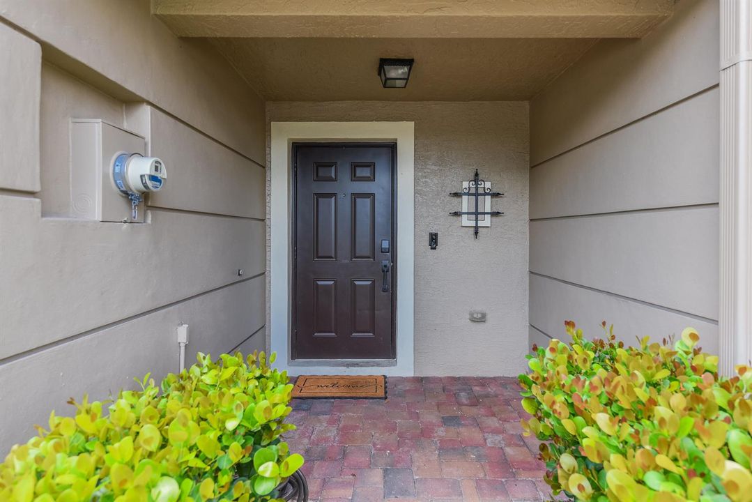 2205 SW Marshfield Ct_Vinesha Clark_4
