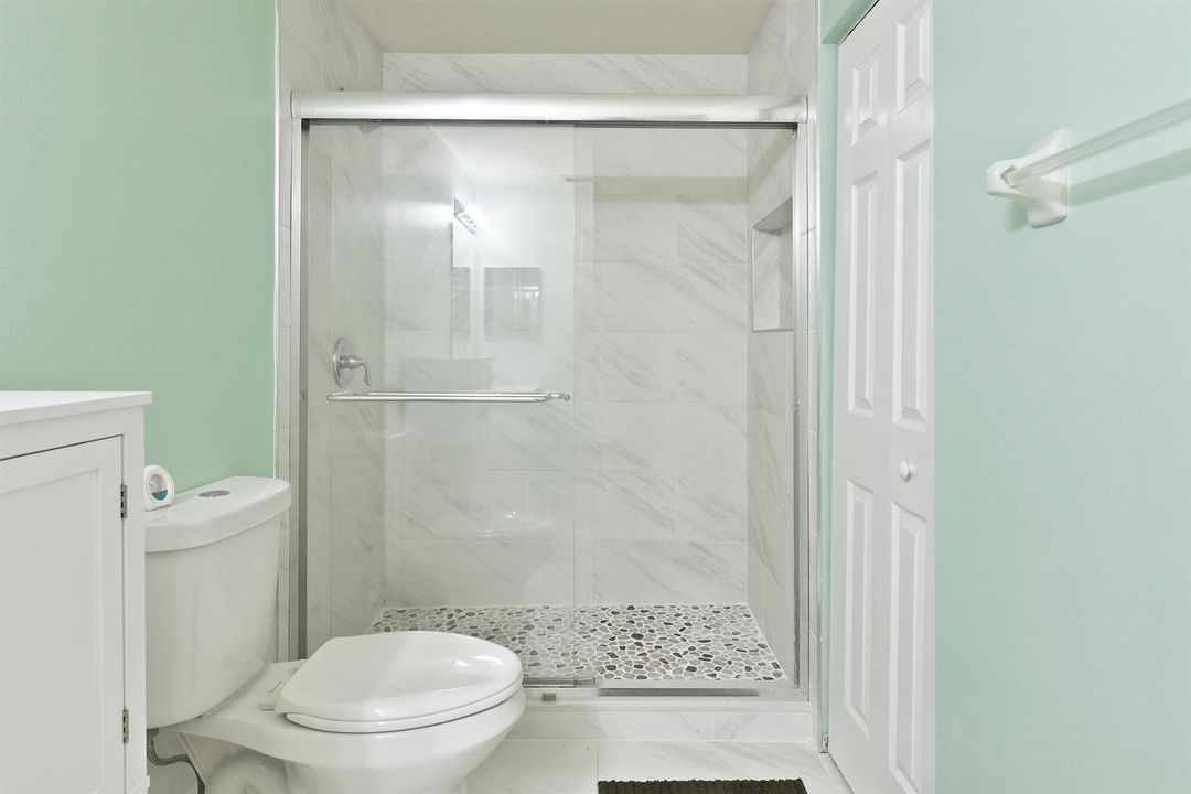 2205 SW Marshfield Ct_Vinesha Clark_48