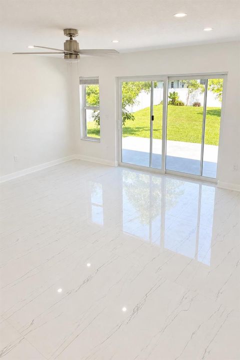 bright_minimalist_room_with_garden_views