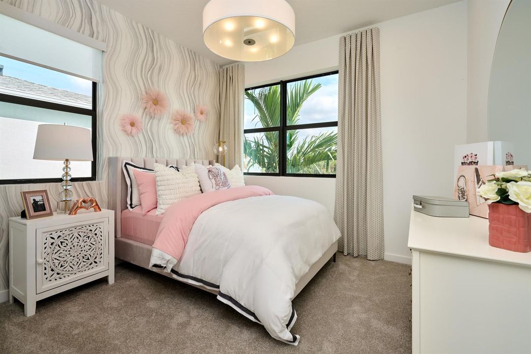 Ellery Bed 3
