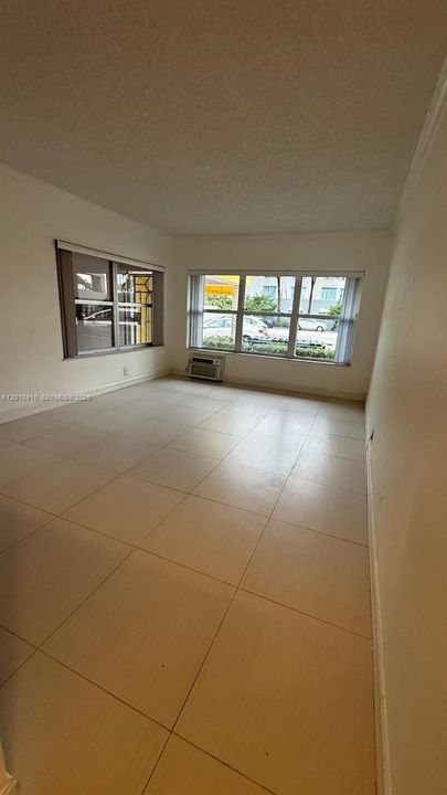 For Sale: $675,000 (1 beds, 1 baths, 590 Square Feet)