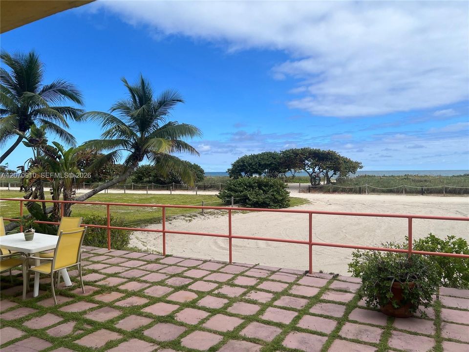 For Sale: $675,000 (1 beds, 1 baths, 590 Square Feet)