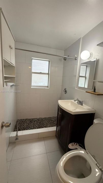 For Sale: $675,000 (1 beds, 1 baths, 590 Square Feet)