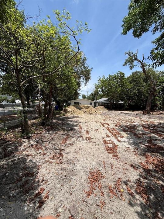 For Sale: $800,000 (0.23 acres)