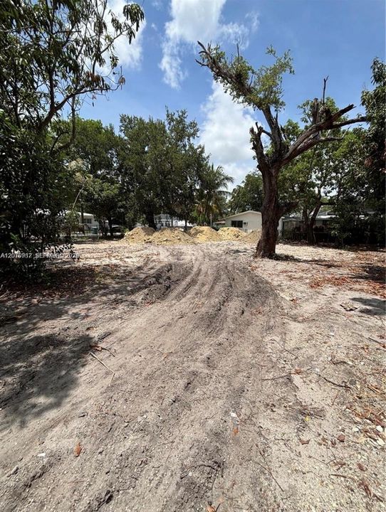 For Sale: $800,000 (0.23 acres)