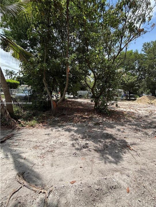 For Sale: $800,000 (0.23 acres)