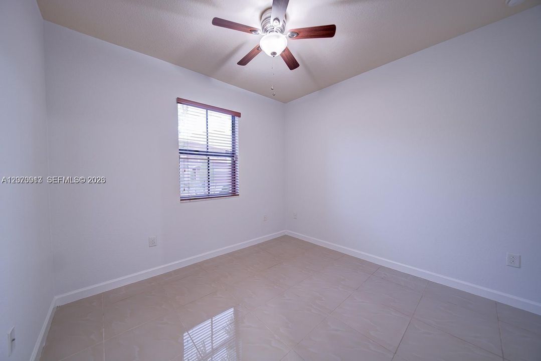 En Venta: $619,500 (5 camas, 3 baños, 2550 Pies cuadrados)