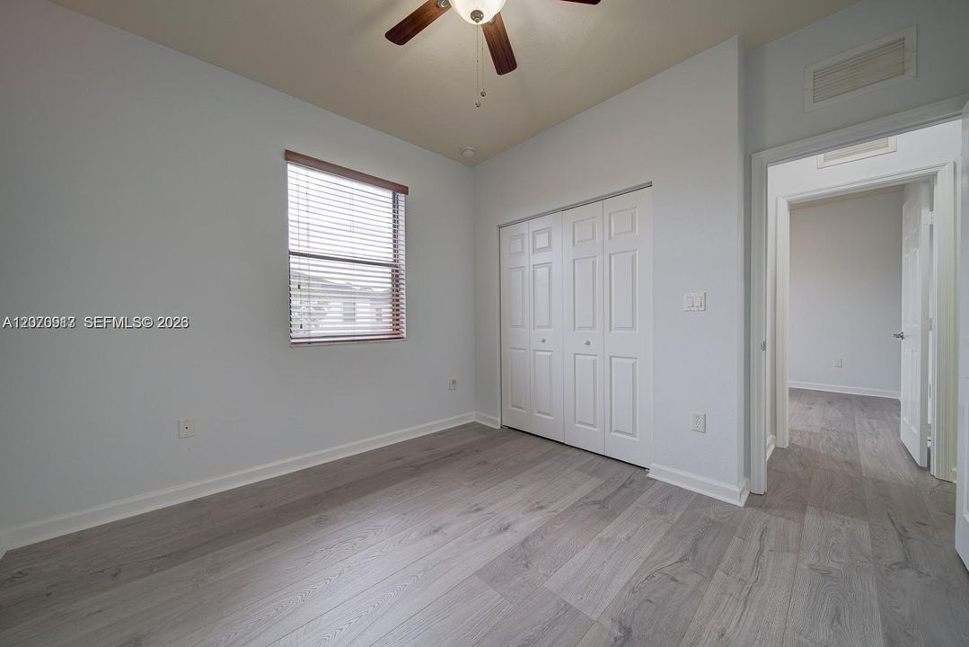 En Venta: $619,500 (5 camas, 3 baños, 2550 Pies cuadrados)