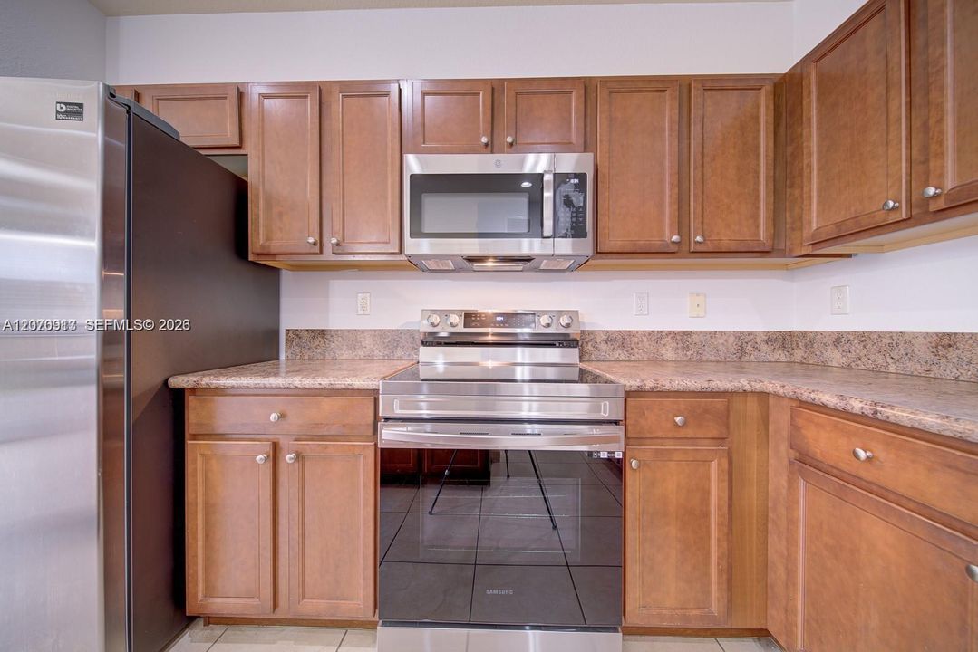 En Venta: $619,500 (5 camas, 3 baños, 2550 Pies cuadrados)