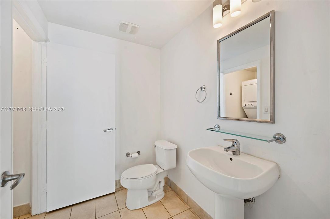 В аренду: $4,600 (2 спален, 2 ванн, 1400 Квадратных фут)