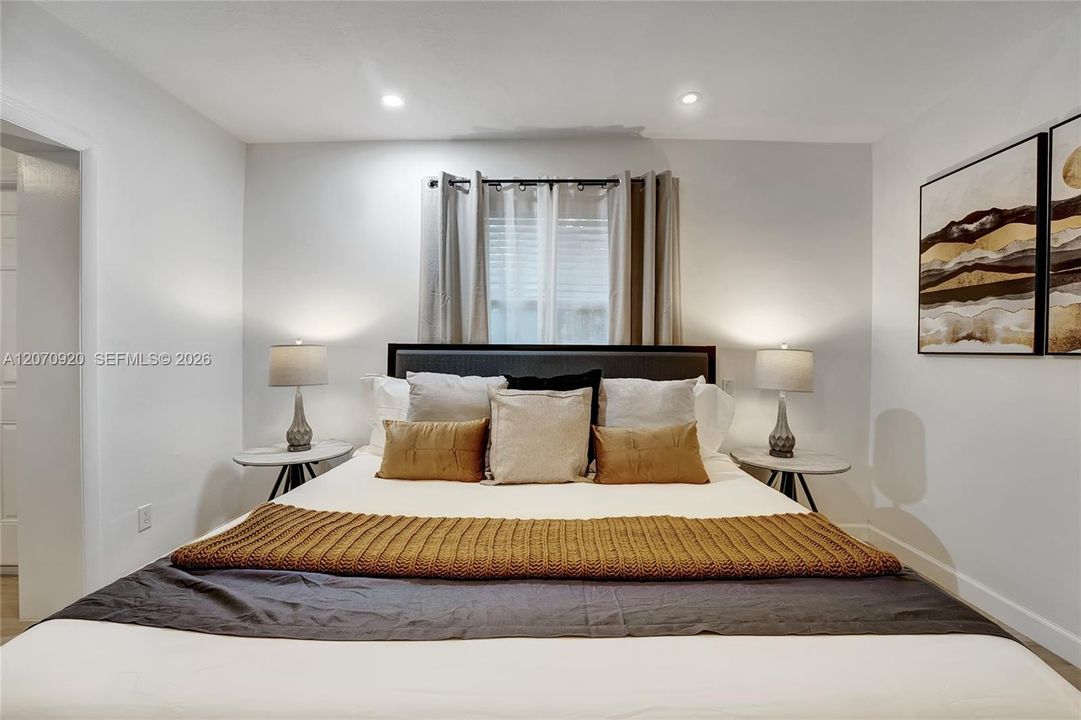 For Rent: $12,200 (8 beds, 4 baths, 3280 Square Feet)