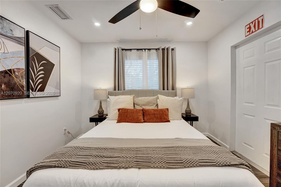 For Rent: $12,200 (8 beds, 4 baths, 3280 Square Feet)