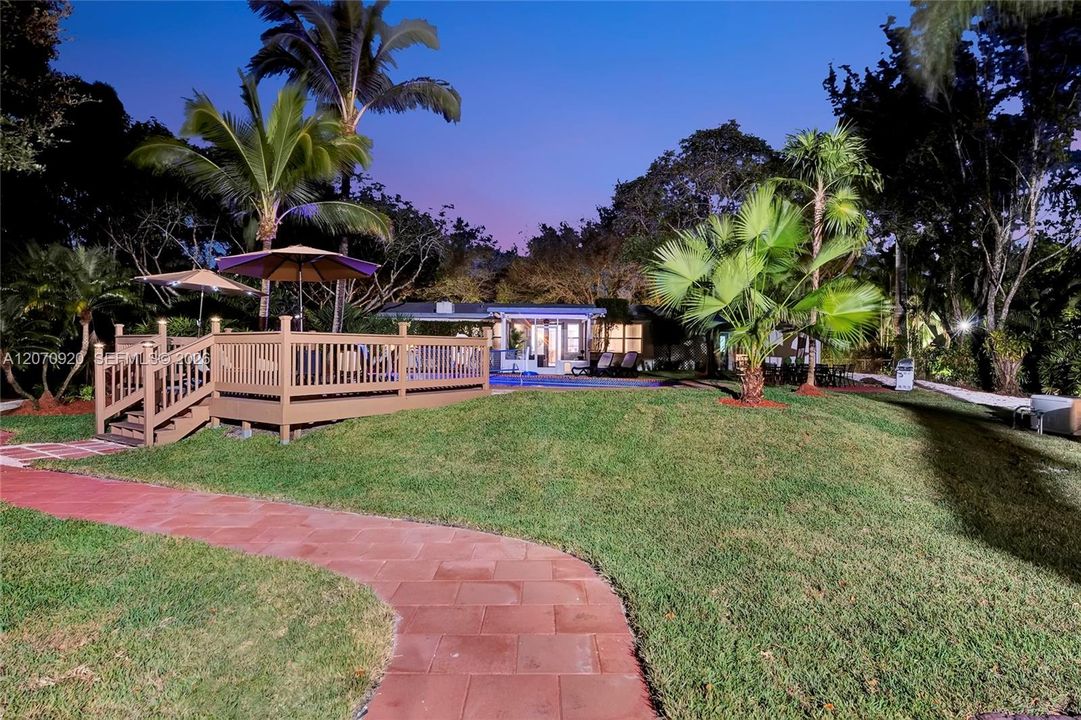 For Rent: $12,200 (8 beds, 4 baths, 3280 Square Feet)