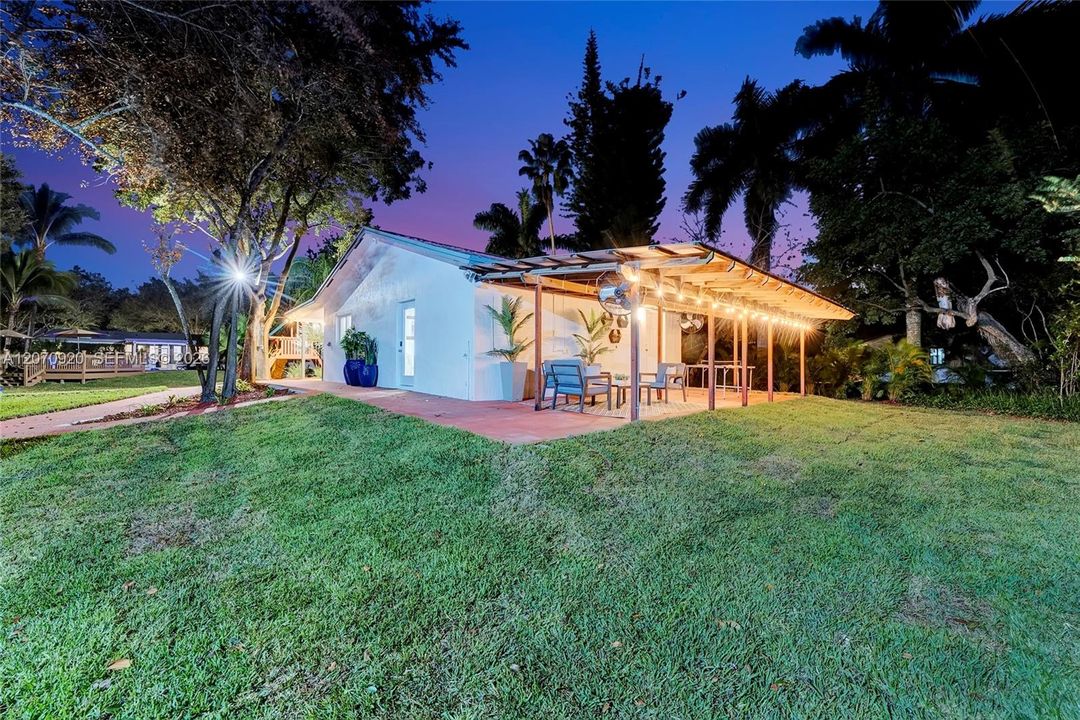 For Rent: $12,200 (8 beds, 4 baths, 3280 Square Feet)