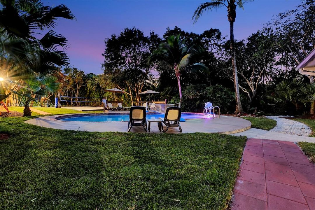 For Rent: $12,200 (8 beds, 4 baths, 3280 Square Feet)