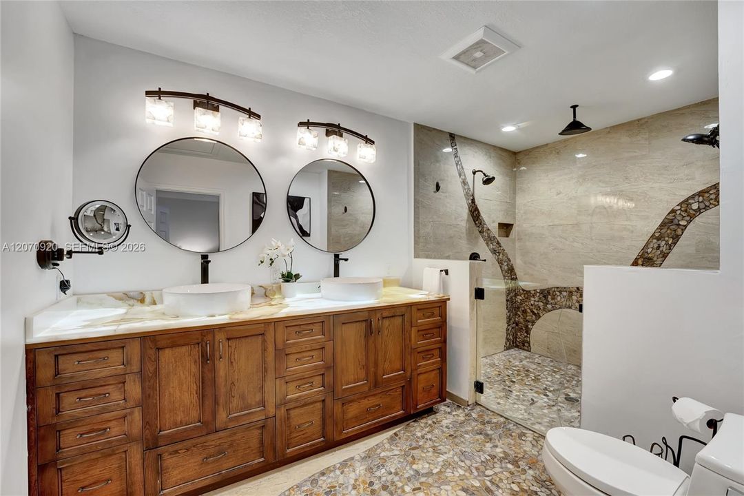 For Rent: $12,200 (8 beds, 4 baths, 3280 Square Feet)
