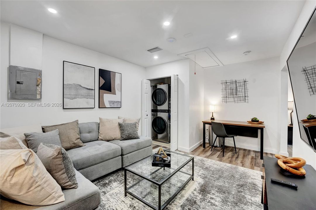 For Rent: $12,200 (8 beds, 4 baths, 3280 Square Feet)