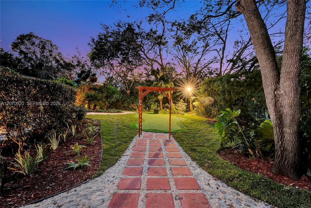 For Rent: $12,200 (8 beds, 4 baths, 3280 Square Feet)