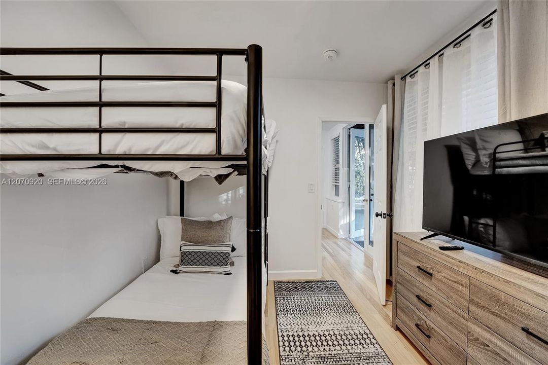 For Rent: $12,200 (8 beds, 4 baths, 3280 Square Feet)