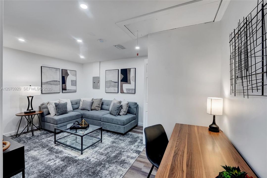 For Rent: $12,200 (8 beds, 4 baths, 3280 Square Feet)