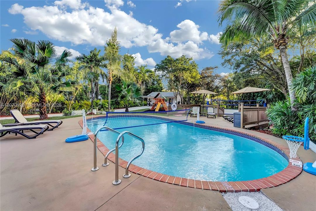 For Rent: $12,200 (8 beds, 4 baths, 3280 Square Feet)