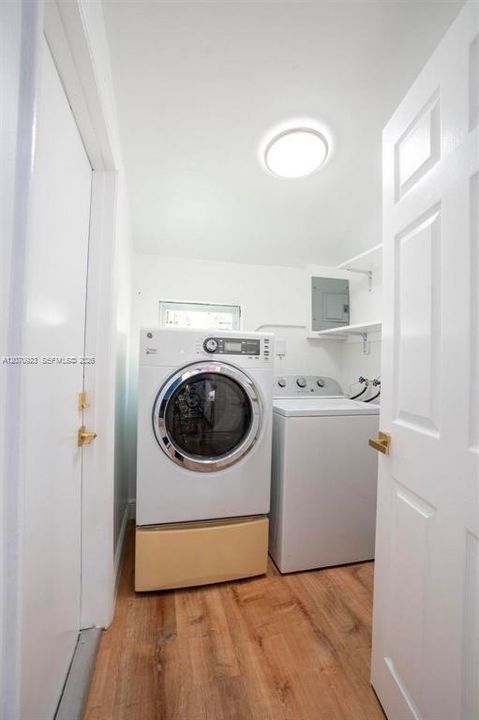 For Rent: $3,300 (2 beds, 2 baths, 1998 Square Feet)