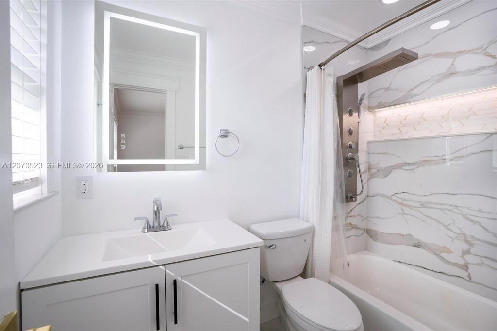 For Rent: $3,300 (2 beds, 2 baths, 1998 Square Feet)