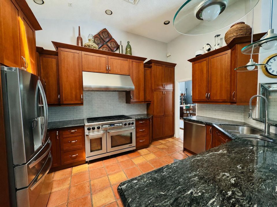 2906 Sabalwood Court