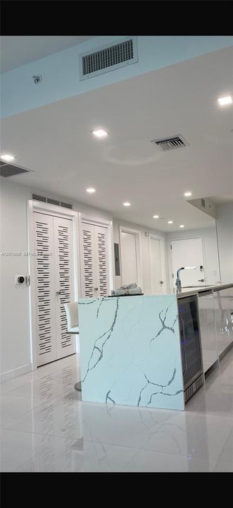 For Rent: $5,000 (2 beds, 2 baths, 1073 Square Feet)