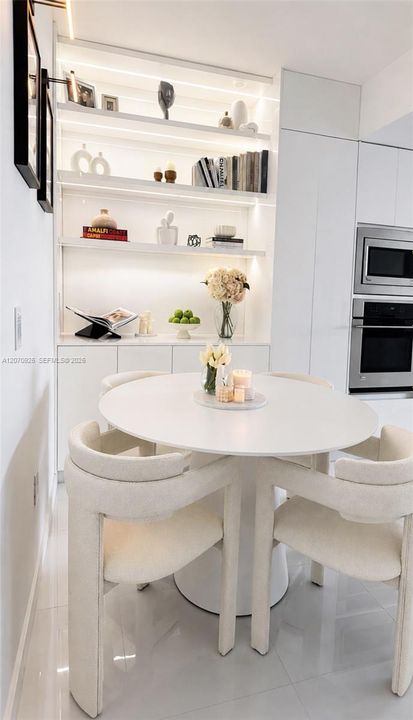 For Rent: $5,000 (2 beds, 2 baths, 1073 Square Feet)