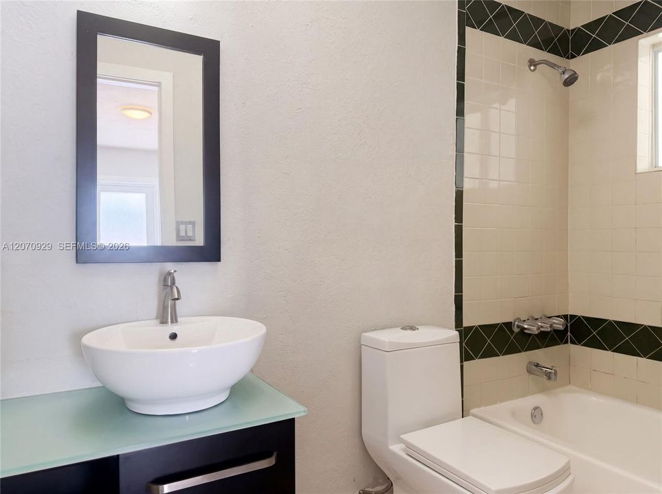 For Sale: $680,000 (3 beds, 2 baths, 1092 Square Feet)