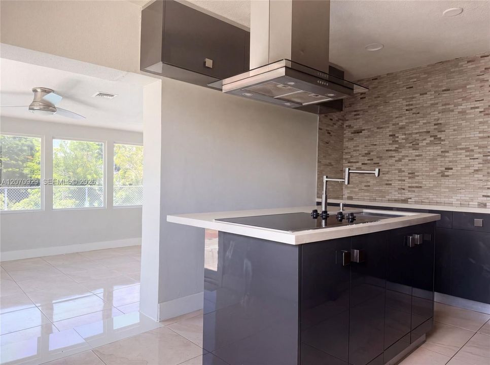 For Sale: $680,000 (3 beds, 2 baths, 1092 Square Feet)