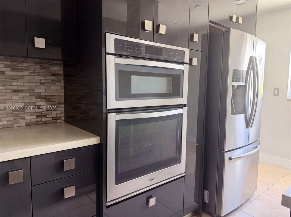 For Sale: $680,000 (3 beds, 2 baths, 1092 Square Feet)