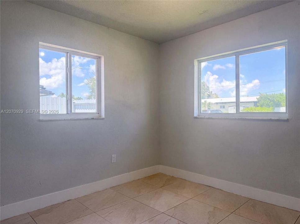 For Sale: $680,000 (3 beds, 2 baths, 1092 Square Feet)